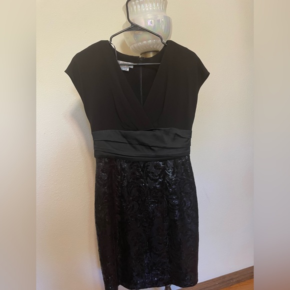 Kate Unger V-Neck Black Sequined Cocktail Dress - Picture 1 of 5